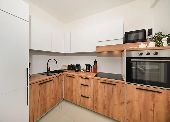 Nella With Sea Wiew Apartman